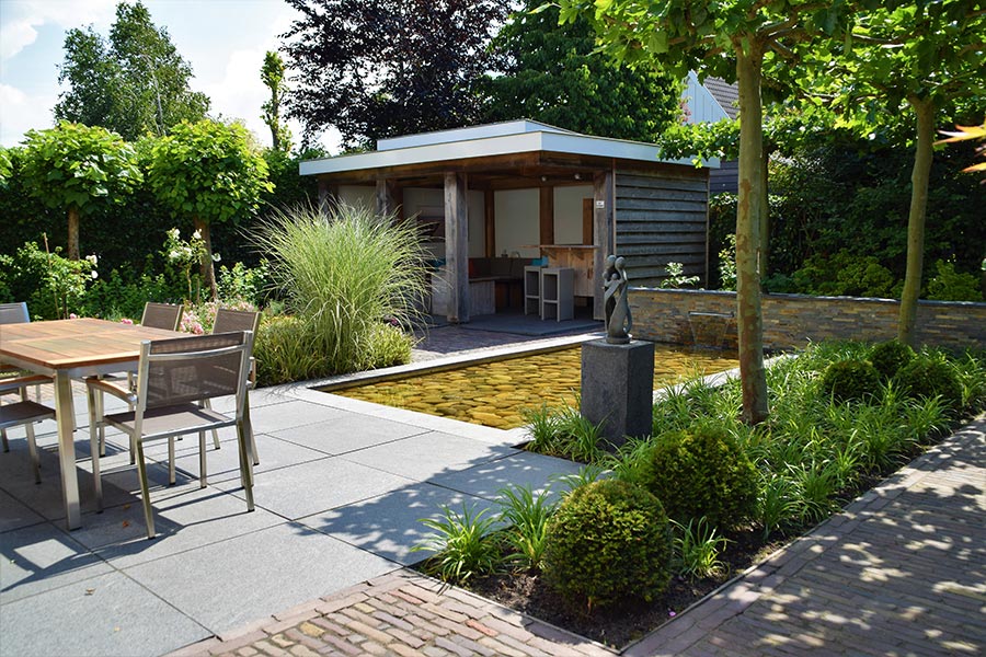 Strakke Tuin Met Waterpartij Mocking Hoveniers